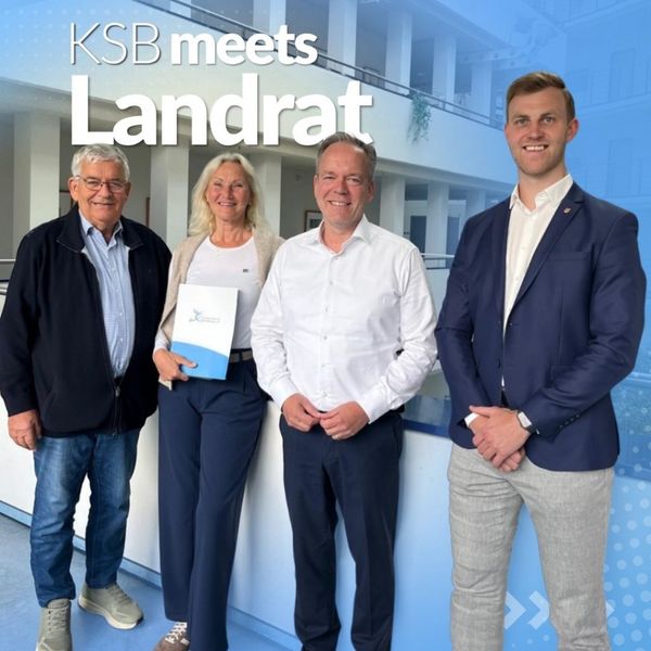 KSB-Vertreter mit Landrat und Leiter des Leitungsstabes
